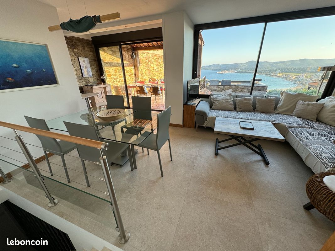 Charmante maison au calme avec vue imprenable sur la baie du Lavandou (image 6)