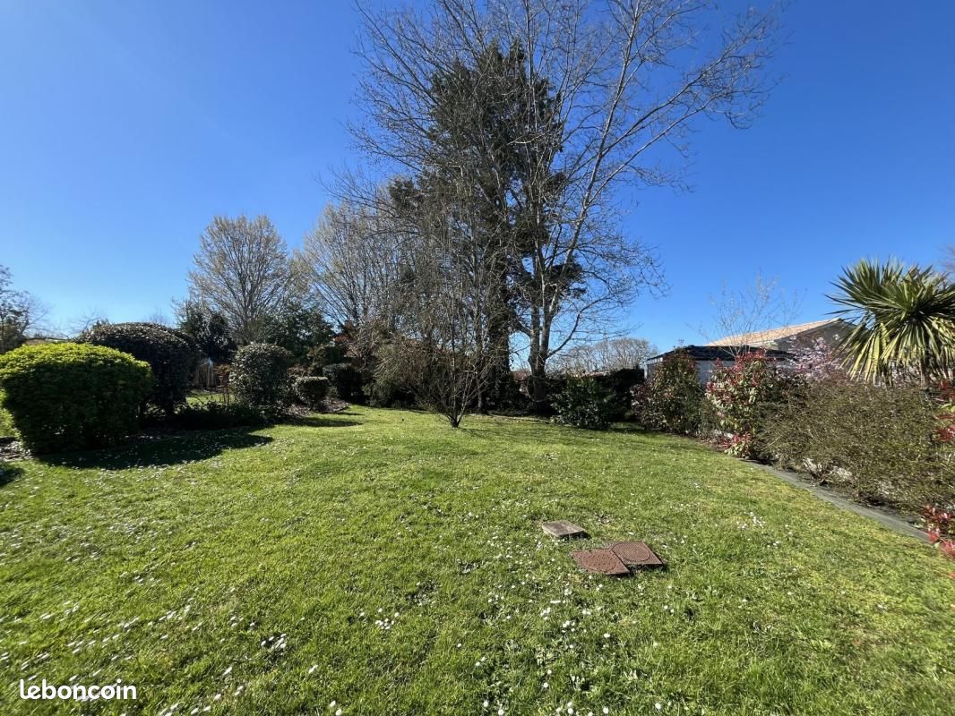 Terrain 496 m² Leognan · à Léognan · 220 000 €
