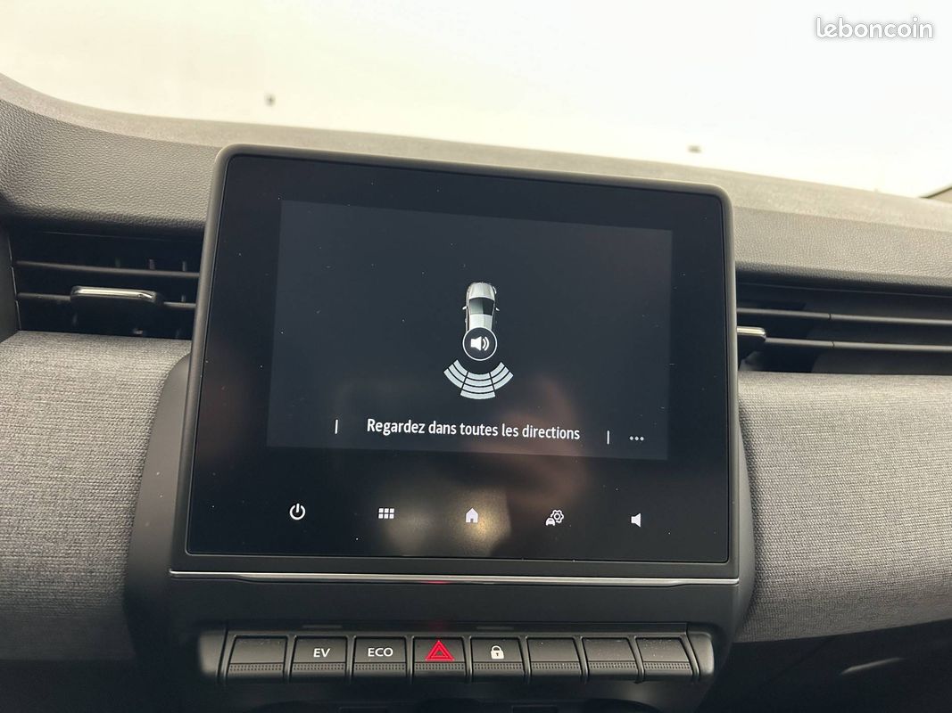 RENAULT Clio E-Tech full hybrid 145 ch GSR2 Evolution (image 23)