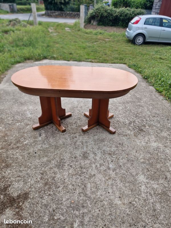 Vends table salle a manger avec rallonge bon état paiement en espèces uniquement merci pas autrement (image 2)