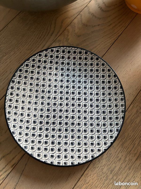Lot vaisselle : saladier IKEA + 2 bols + assiette monoprix (image 2)