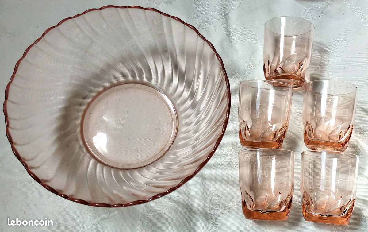 Saladier Rosaline en verre rose