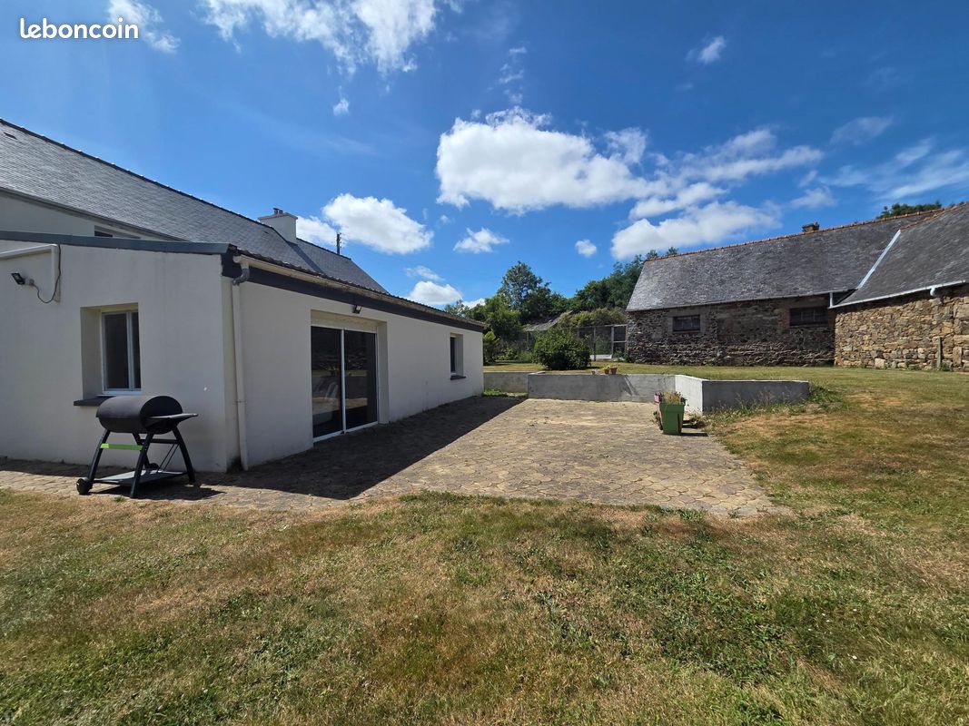 Maison 8 pièces 207 m² · à Louargat · 207 m² · 228 000 €