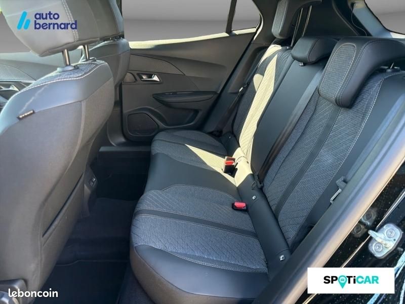 Peugeot 2008 1.2 Hybrid 145ch Allure e-DCS6 (image 10)