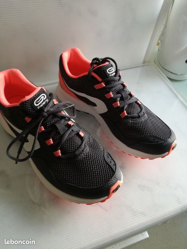 BASKETS RUNNING (avec amorti) NEUVES Taille 41 Chaussures