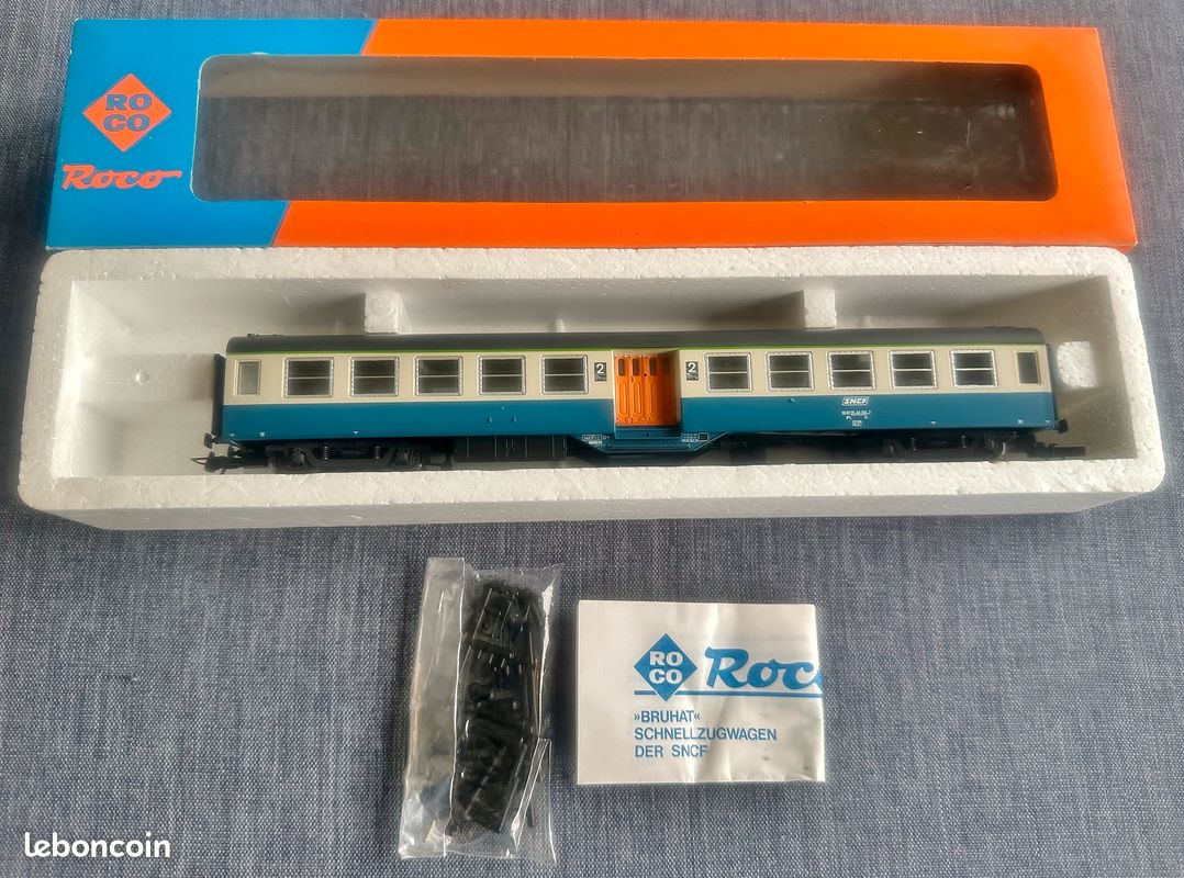 ROCO 6200005 - Voiture de train express 2ème classe, SNCF