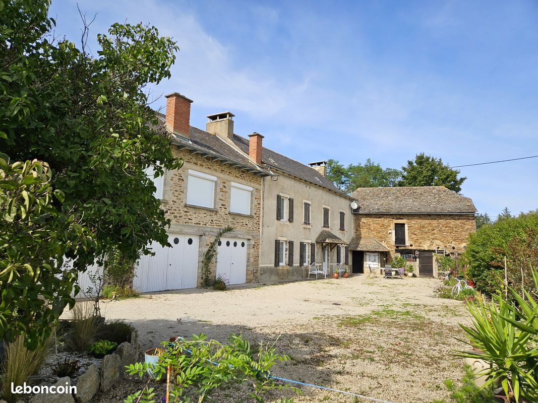 Maison 12 pièces 210 m² · à Calmont · 210 m² · 379 900 €