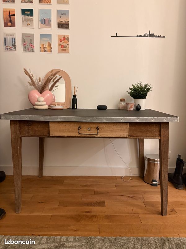 Table vintage d'appoint en bois et métal (image 1)
