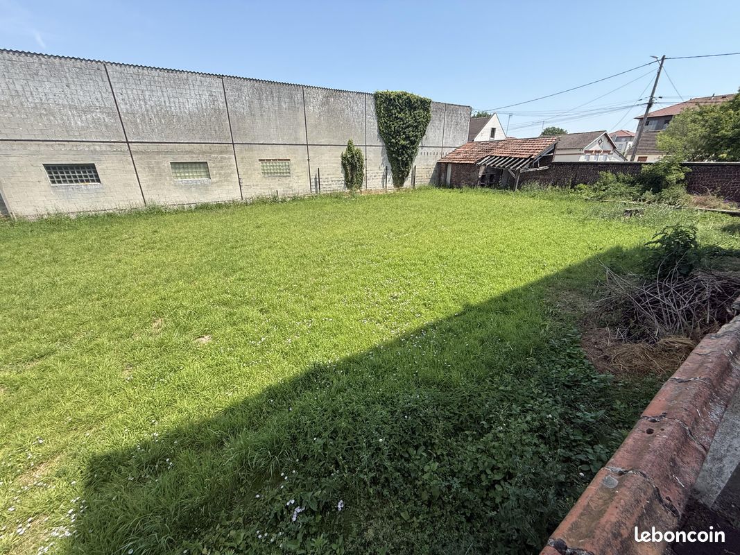 Terrain 711 m² · à Ribécourt-Dreslincourt · 711 m² · 49 500 €