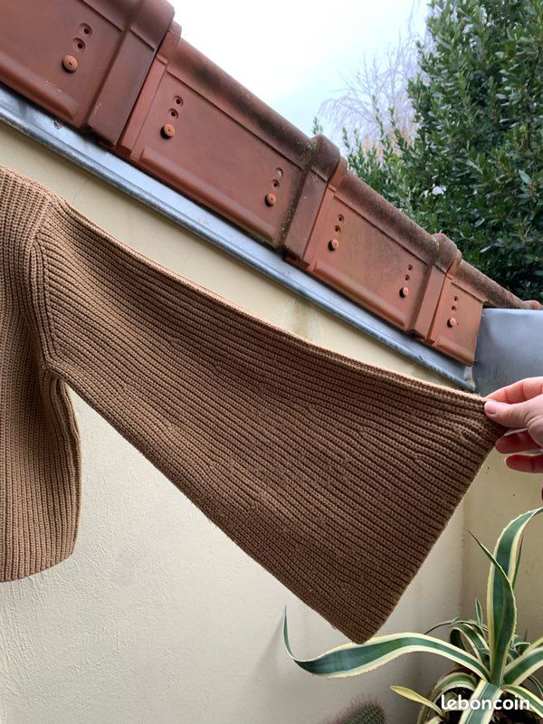Pull VINTAGE court dessus 🔝 du nombril beige de Zara taille L (image 1)
