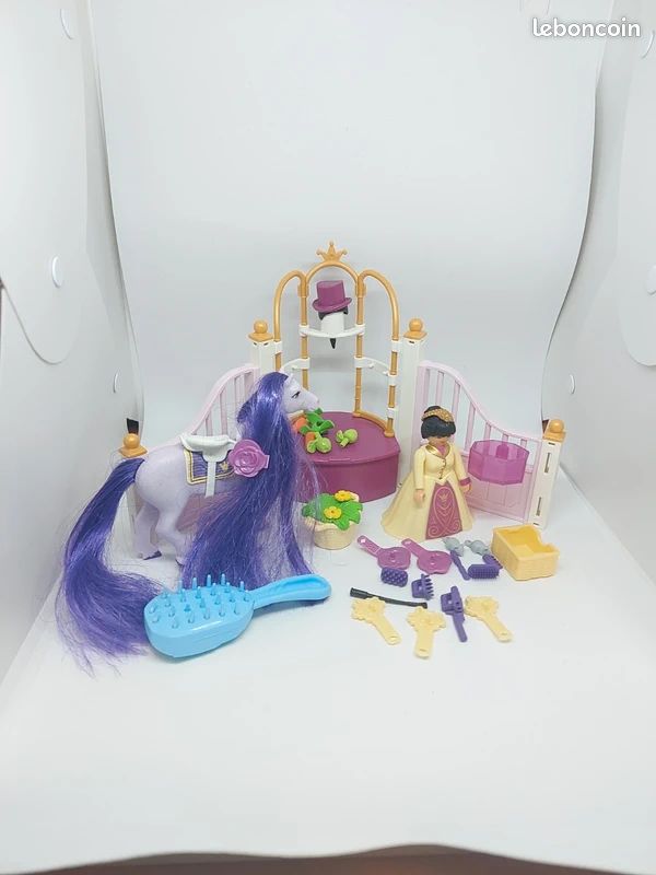 Playmobil Ecurie avec cheval à coiffer 6855 (image 1)