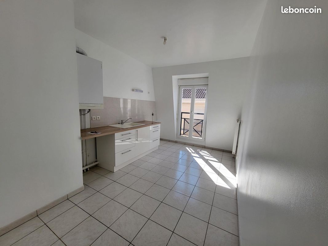 Appartement a louer chalons-en-champagne - 4 pièce(s) - 99 m2 - Surfyn