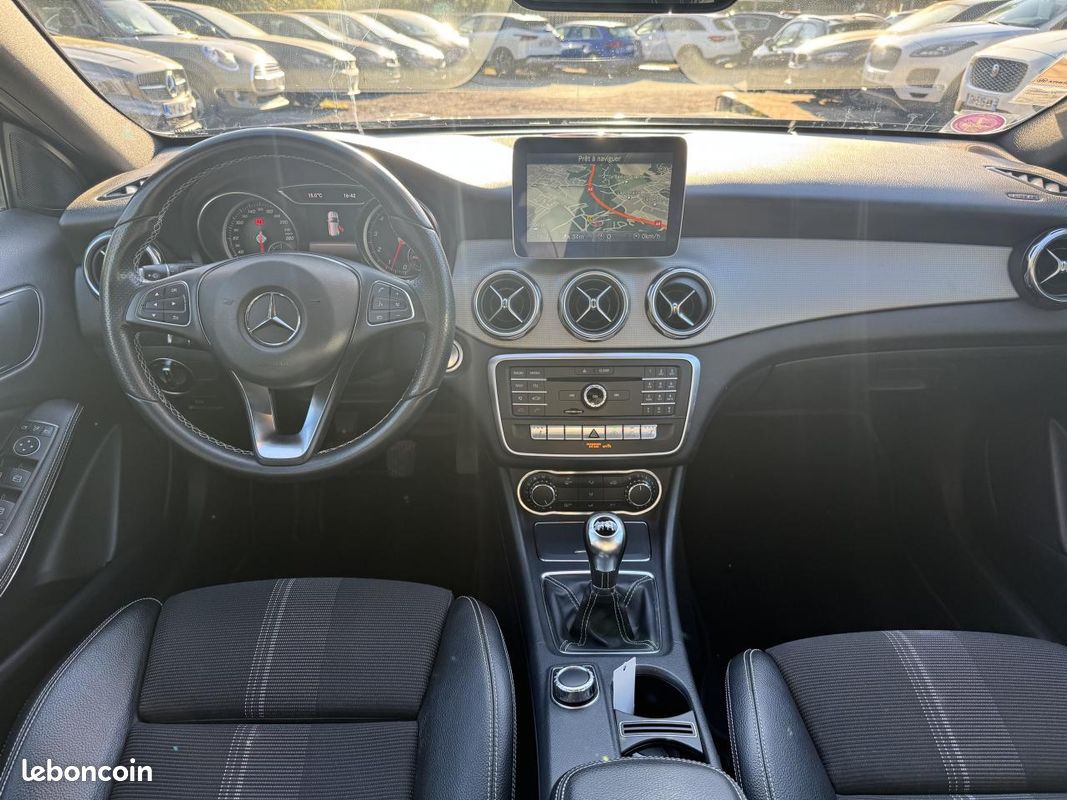 MERCEDES CLASSE GLA 180 Sensation 122ch phase 2 (image 12)