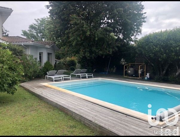 https://img.leboncoin.fr/api/v1/lbcpb1/images/82/a3/27/82a327ccaf24c8bcdca6186da2392a25676d004c.jpg?rule=ad-image