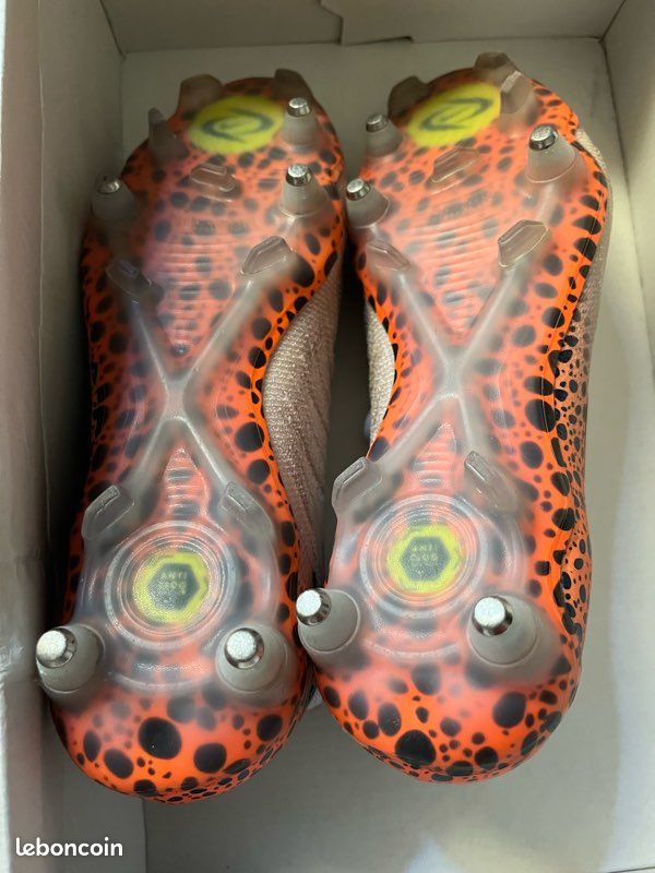Crampon Nike phantom luna 2 (image 2)