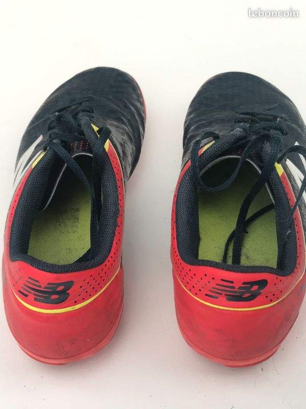 Chaussure foot New Balance moulés T34,5 (image 4)