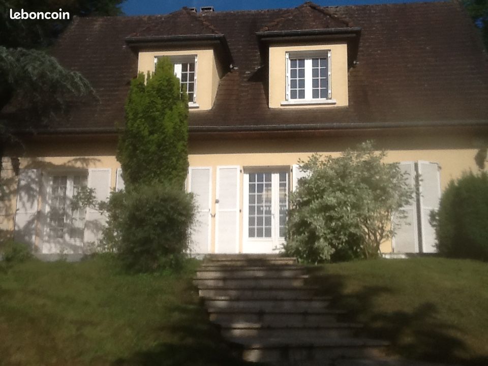 Maison 5 pièces 145 m² · à Looze · 145 m² · 1 050 €