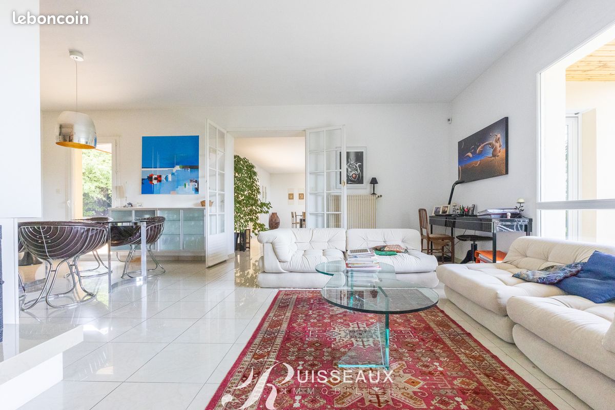 Propriété 8 pièces 219 m² (image 4)