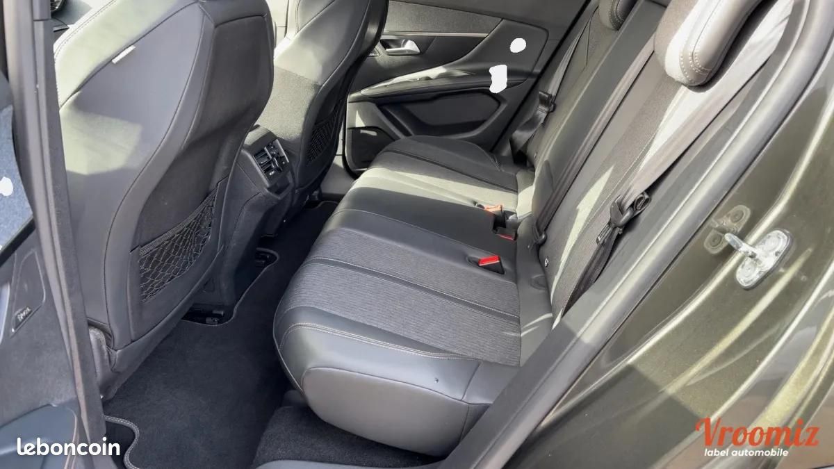 Peugeot 3008 GENERATION-II 1.5 BLUEHDI 130 GT LINE EAT BVA START-STOP*17 (image 9)