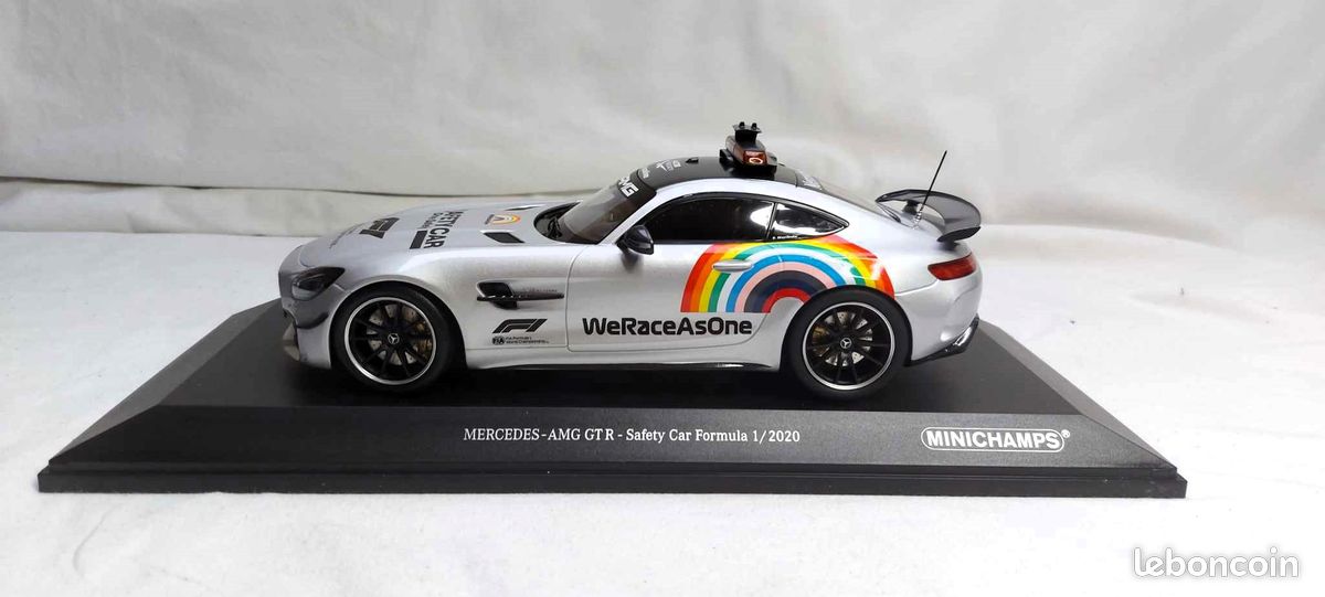 Mercëdes-Benz AMG GTR Safety Car Formula 1 F1 1/18 MINICHAMPS 15503609