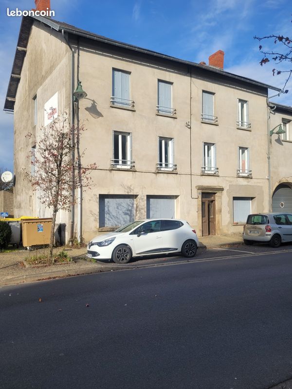 Immeuble 249 m² · à Bourg-Lastic · 249 m² · 139 500 €