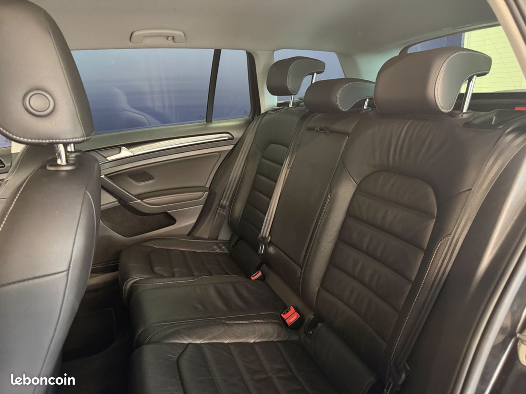 VOLKSWAGEN Golf SW 1.6 D 110ch Confortline Business - 2016 - CarPlay - Boîte auto (image 11)