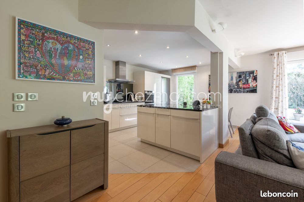 Appartement 5 pièces 133 m² · à Tassin-la-Demi-Lune · 133 m² · 619 000 €