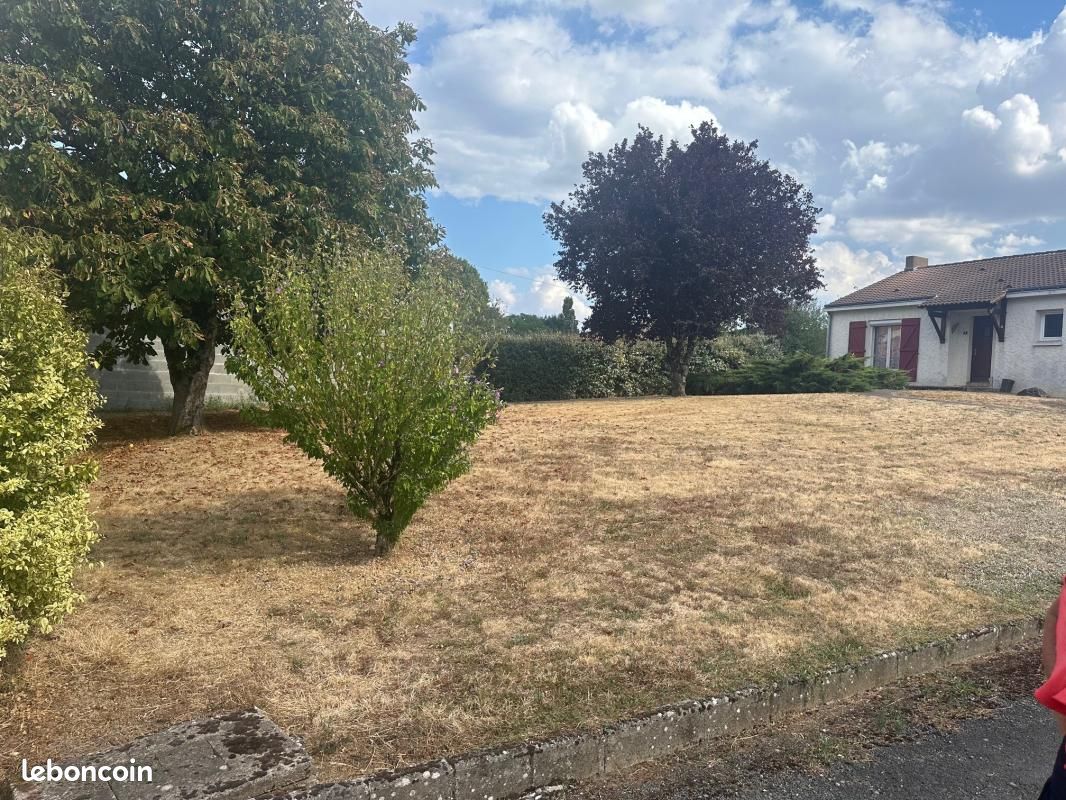 Terrain 380 m² · à La Remaudière · 56 000 €
