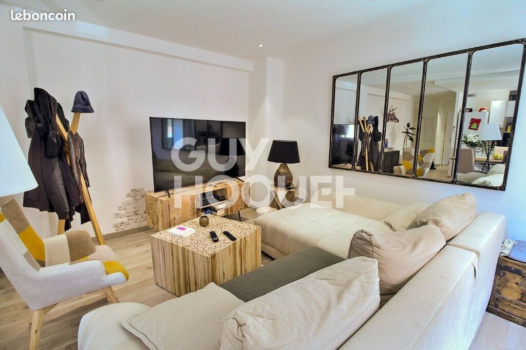 Appartement 2 pièces 52 m² · à Ajaccio · 52 m² · 760 €
