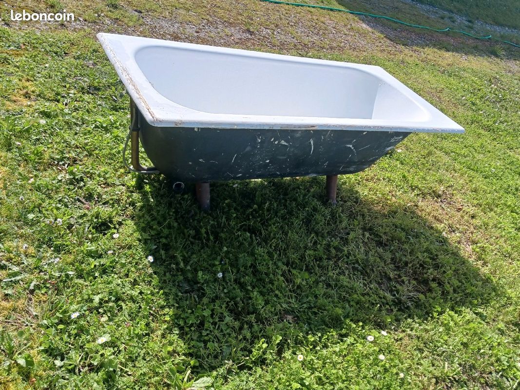 Baignoire en fonte sur pied (image 1)