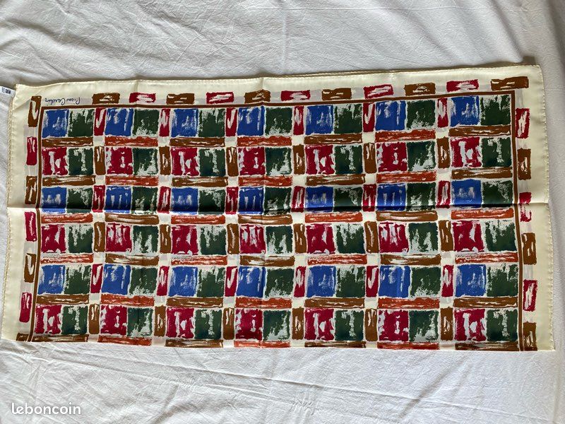 Foulard en soie Pierre Cardin neuf (image 2)