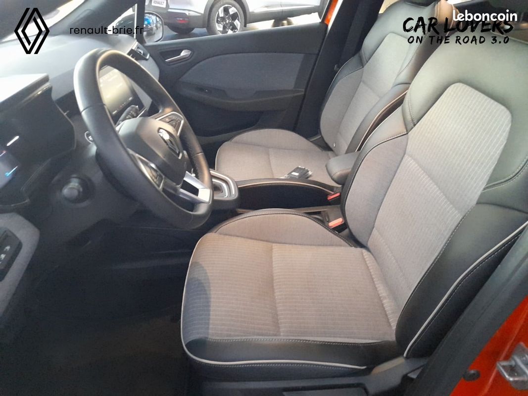 RENAULT Clio E-Tech full hybrid 145 Techno (image 11)