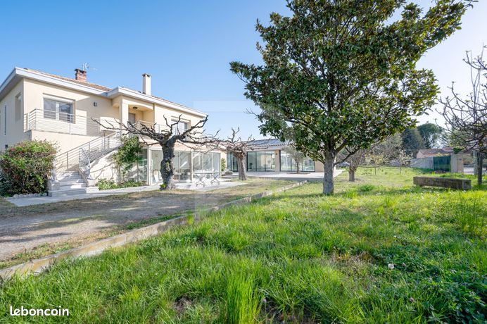 Villa 9 pièces 170 m²
