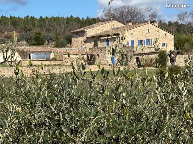 Maison 6 pièces 196 m²