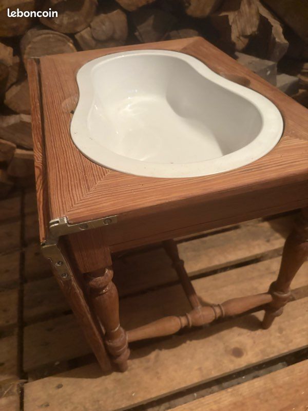 Meuble de toilette (image 1)