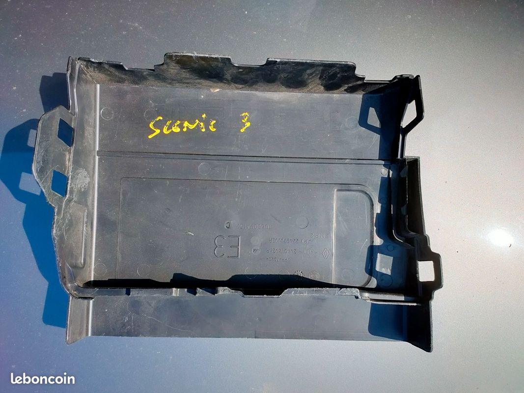 Couvercle ou cache batterie Scénic 3 essence (image 2)