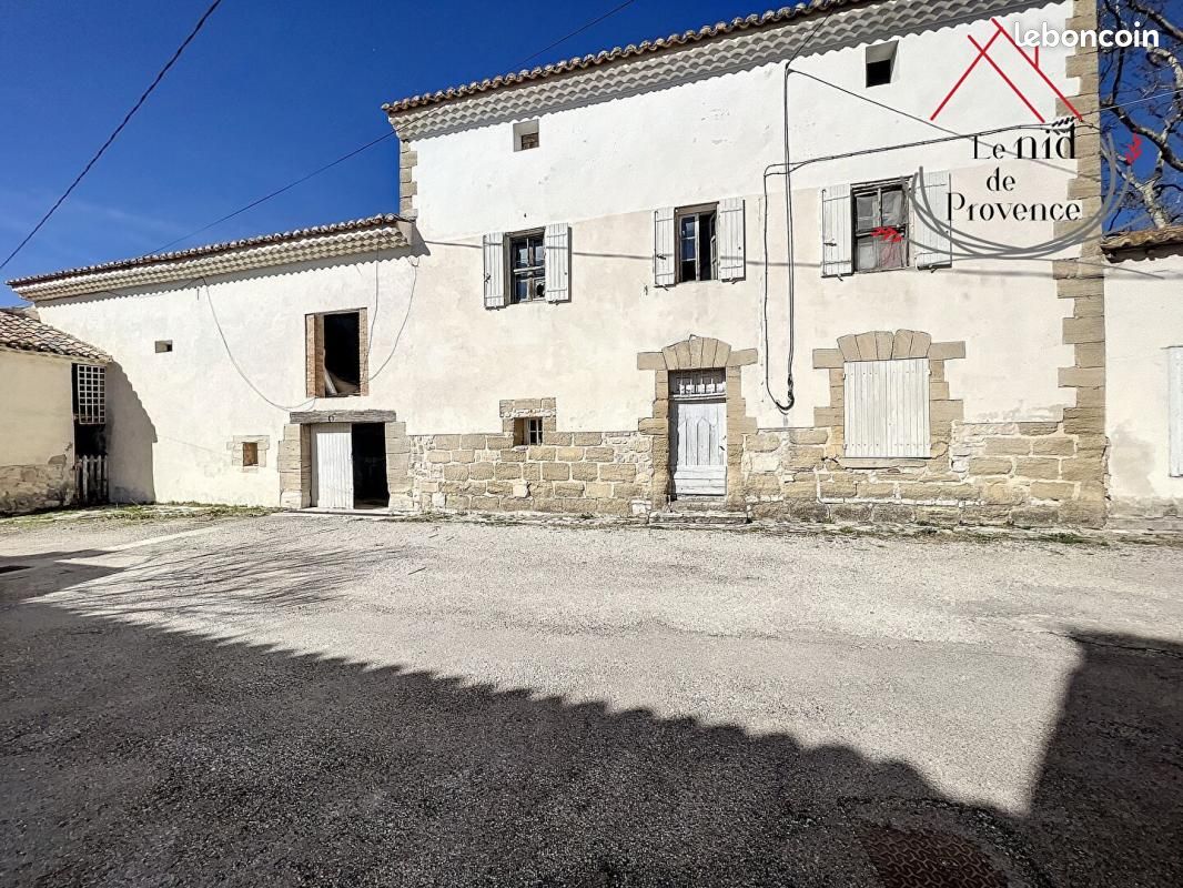 Maison 12 pièces 400 m² · à Pernes-les-Fontaines · 400 m² · 945 000 €
