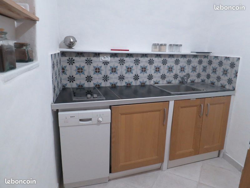Appartement vouté rez de chaussée près du vieux port La Ciotat (image 2)