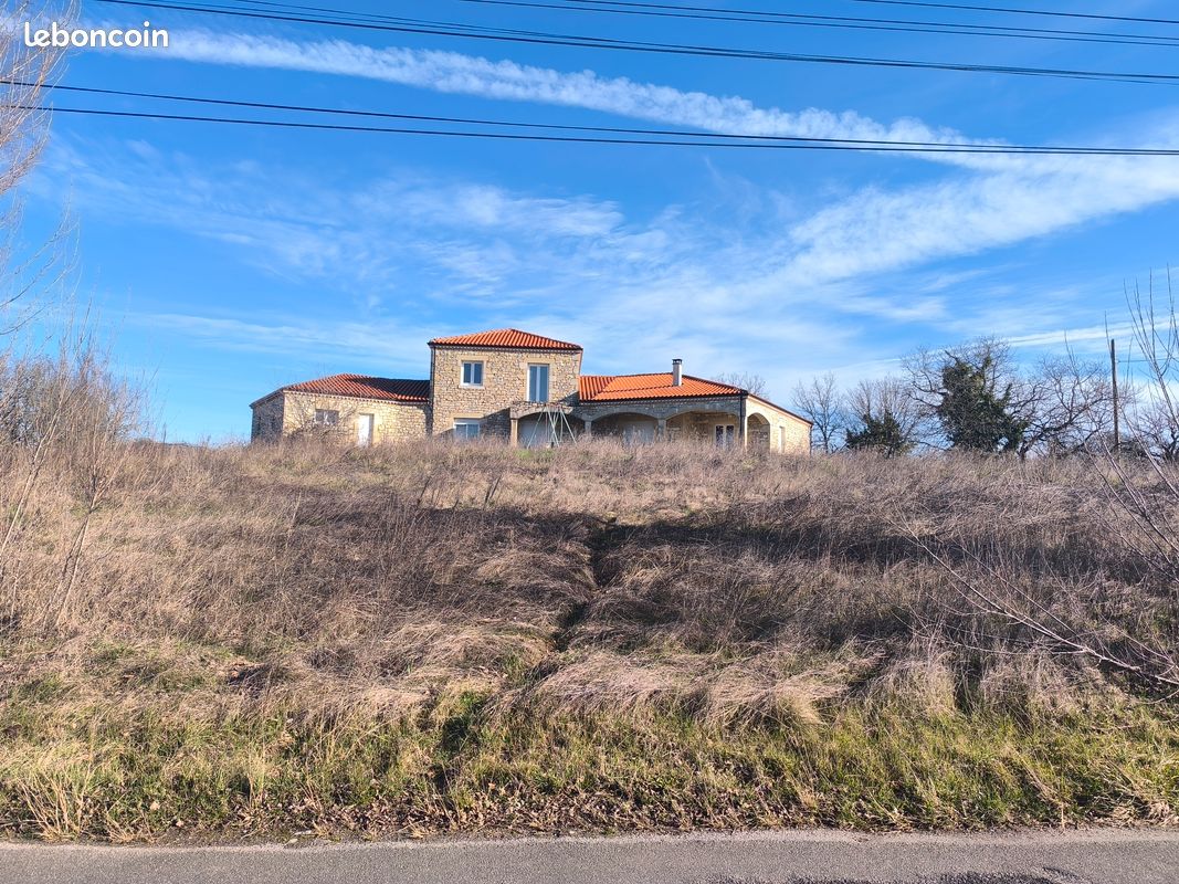 Maison 7 pièces 344 m² · à Crayssac · 344 m² · 325 000 €