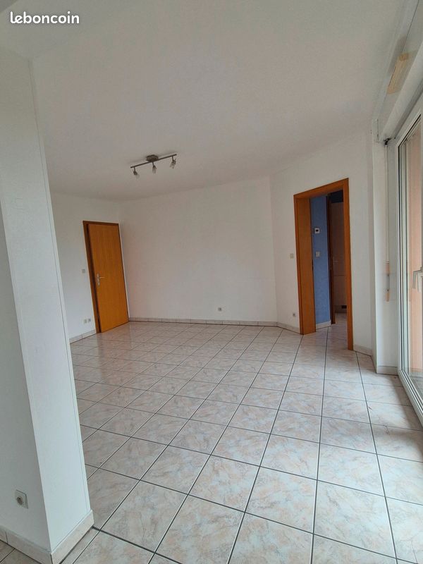 Appartement 5 pièces 90 m² · à Hundling · 90 m² · 690 €/mois