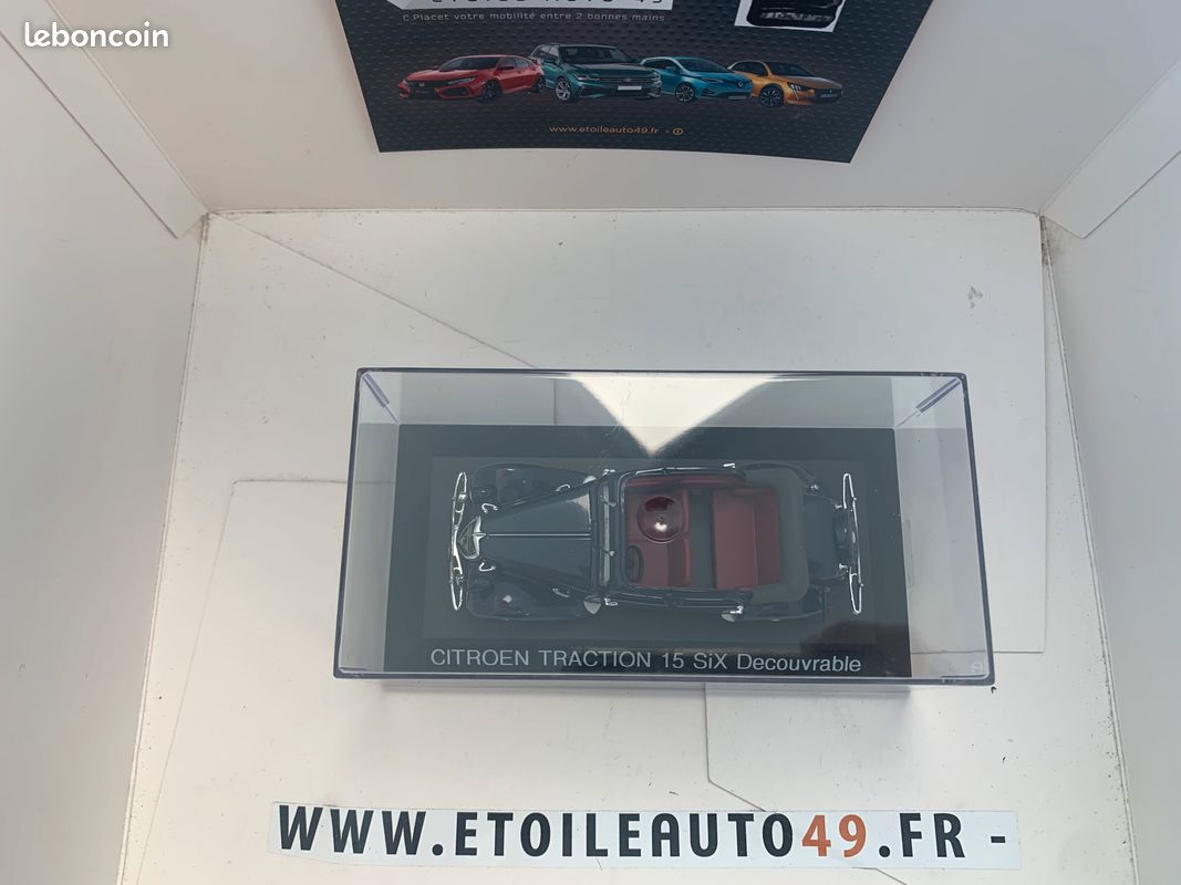 VOITURE AUTOMOBILE - traction citroen T15 verre 19,5cm