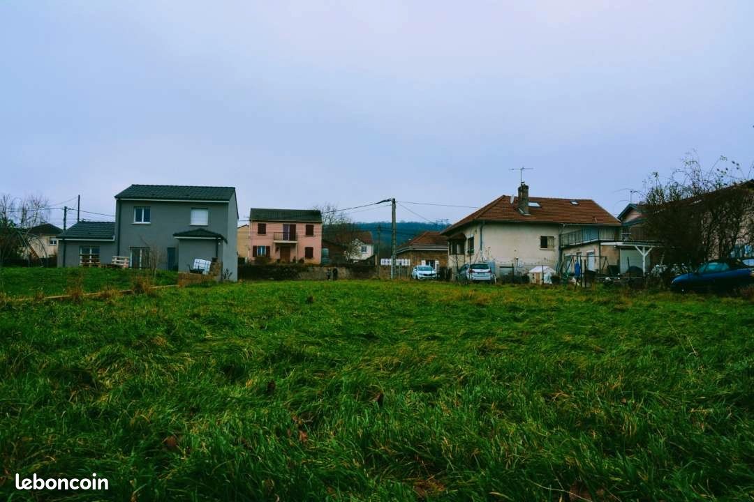 Terrain de 915 m² – Beau potentiel pour projet immobilier ou investissement · à Moivrons · 56 000 €