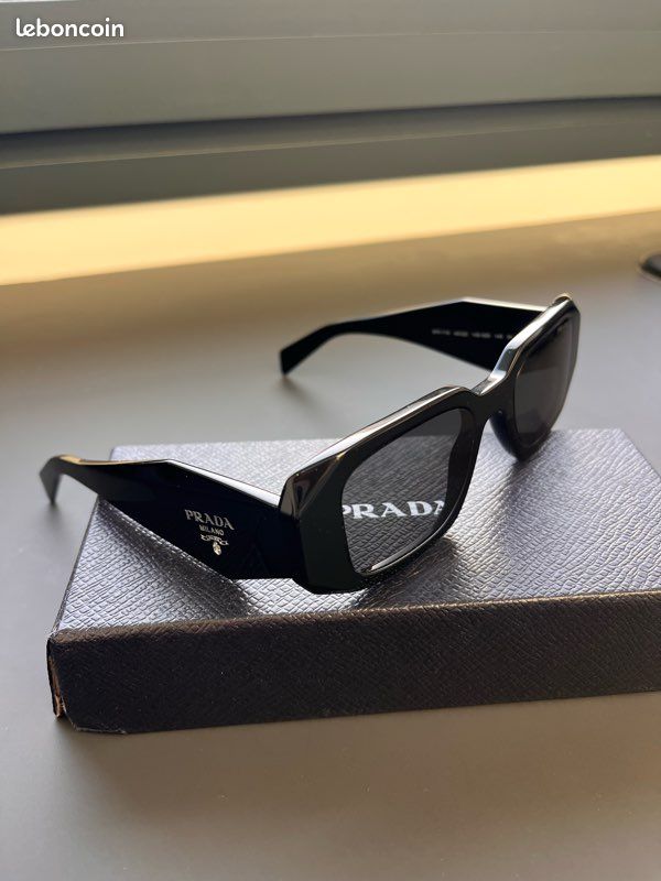 Lunette de soleil Prada symbole neuve (image 8)