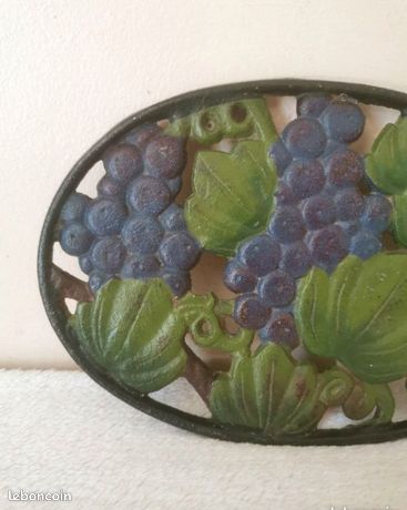 Dessous De Plat Ancien Fonte Émaillée - Décor Vigne - Vintage - Petit Format