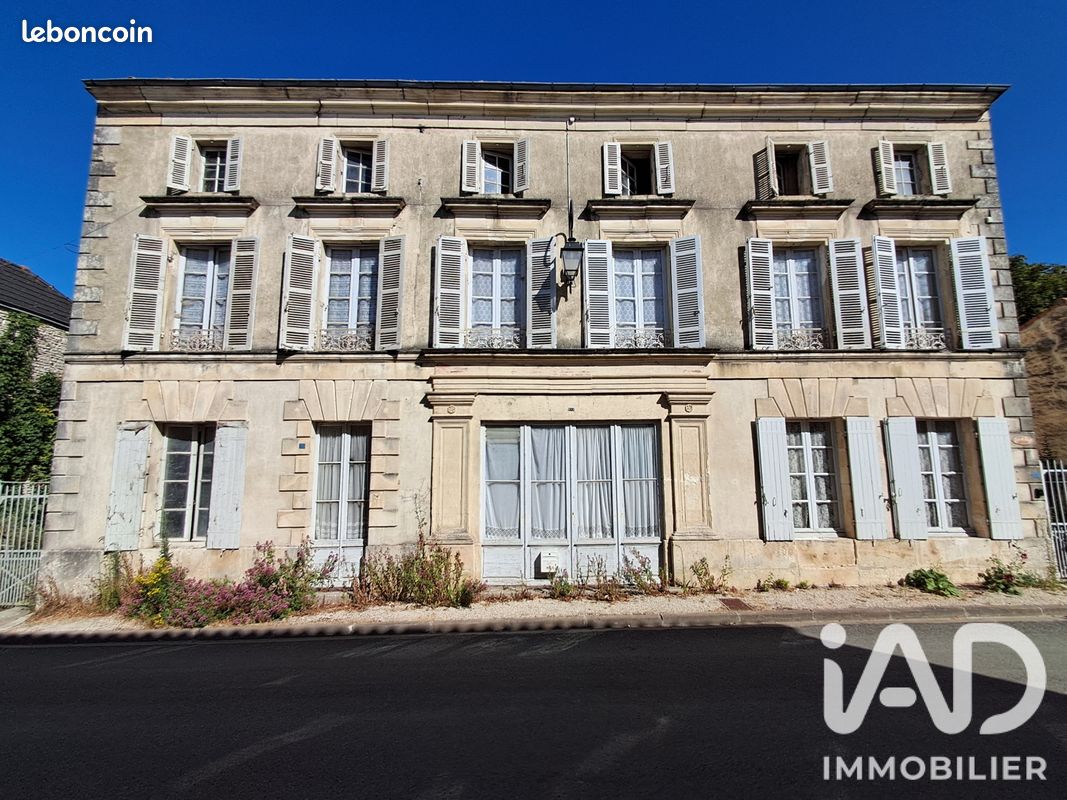 Maison 7 pièces 184 m² · à Beauvais-sur-Matha · 184 m² · 170 000 €