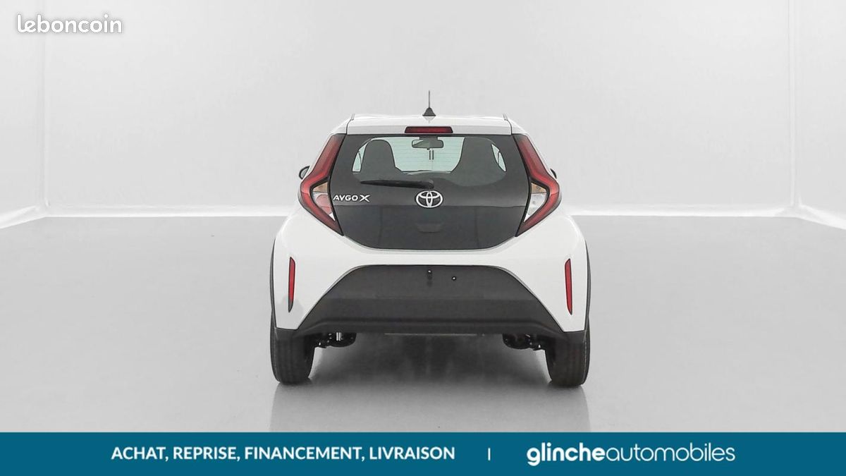 Toyota aygo x 1.0 VVT-i 72ch Dynamic (image 21)