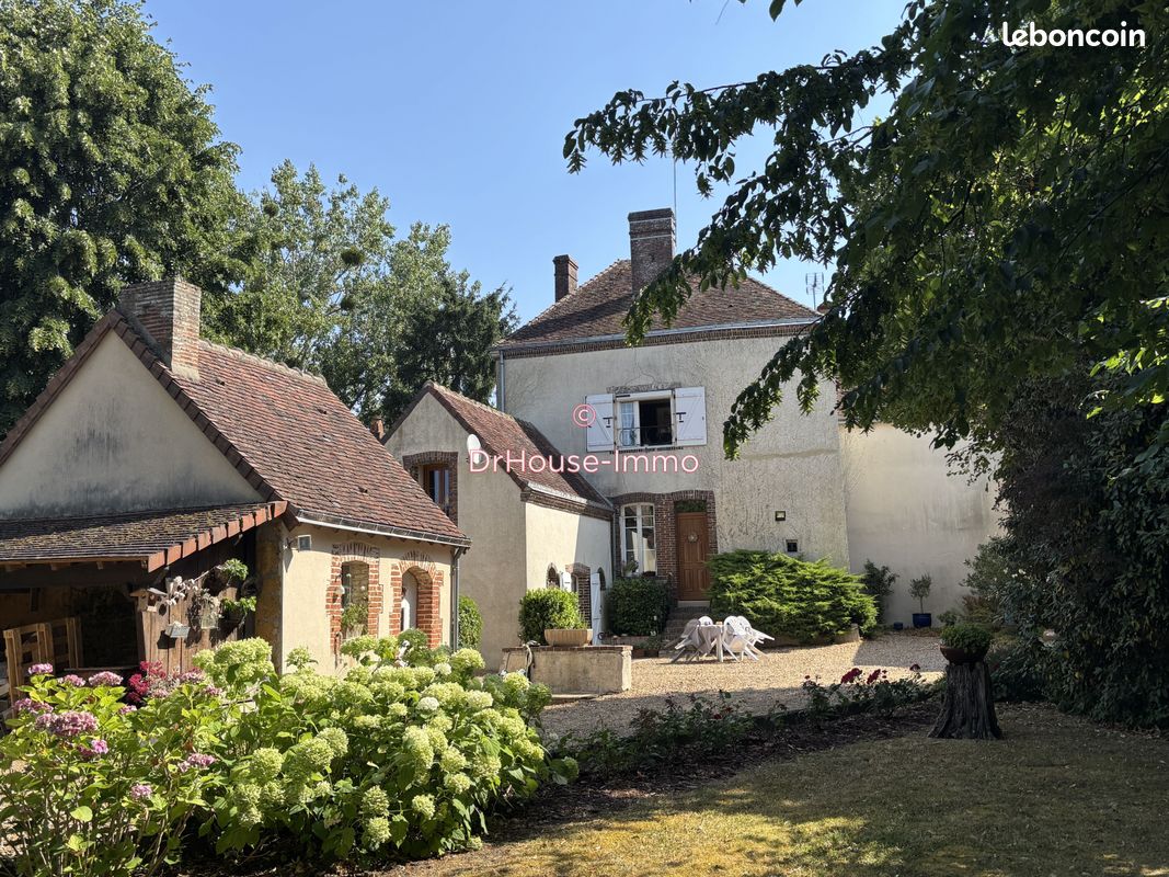 Maison 6 pièces 170 m² · à Courgenard · 170 m² · 239 000 €