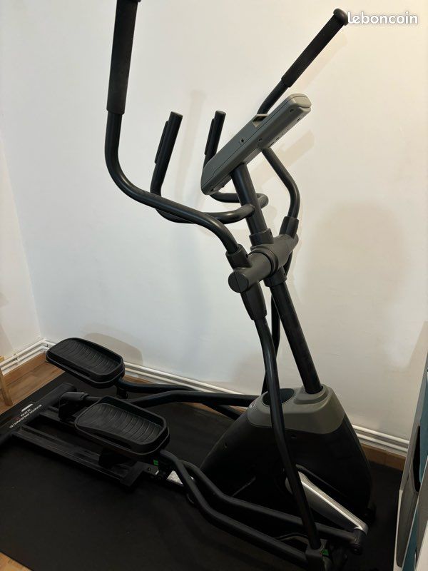Vélo elliptique + tapis de protection (image 1)