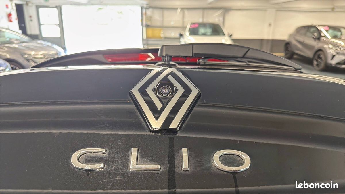 Renault clio tce 90 ch gsr2 techno (image 25)