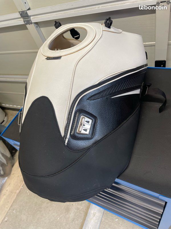 Protégé réservoir de marque bagster cb1000r (image 2)